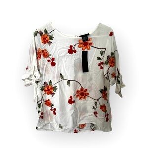 NWT Liv Los Angeles Floral Tie Sleeves Top
